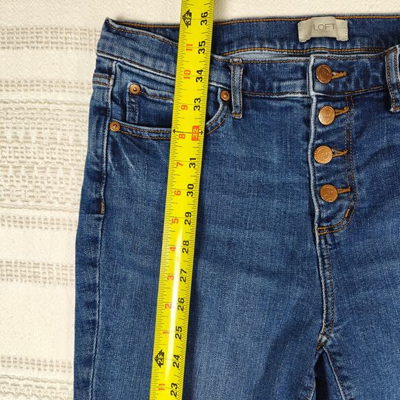 Loft Medium Wash Button Fly Modern Crop Jeans Size 8 Excellent - Picture 4 of 9